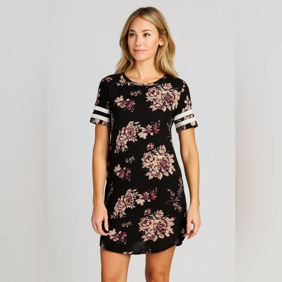 Ardene Other - NWT Ardene Floral dress Black Sporty Swimsuit cover up - fits like a Medium